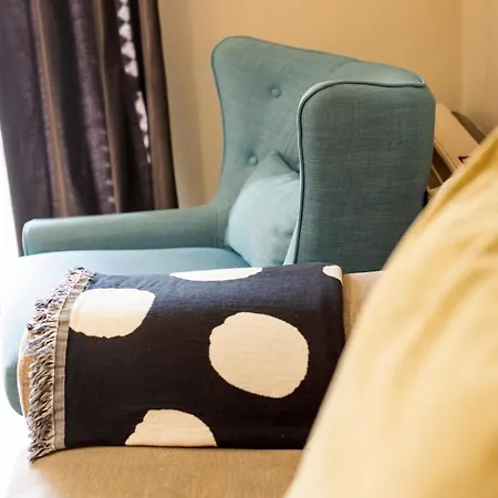 The Picasso - Trendy 2 Bd Ap- 4 - Super Fast Wifi *