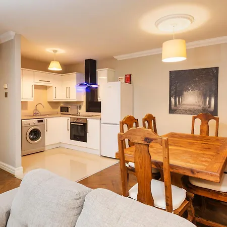 The Picasso - Trendy 2 Bd Ap- 4 - Super Fast Wifi