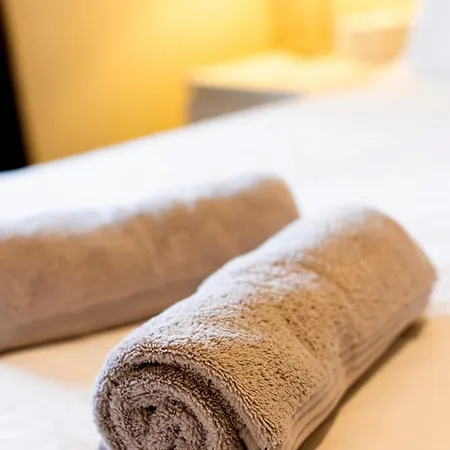 The Picasso - Trendy 2 Bd Ap- 4 - Super Fast Wifi *