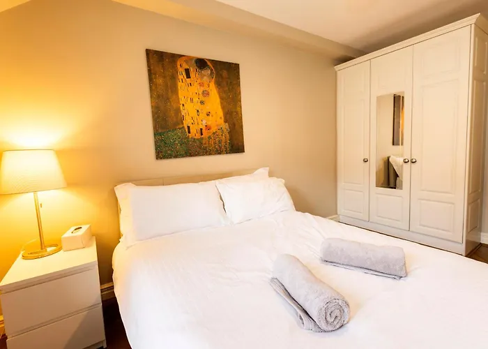 The Picasso - Trendy 2 Bd Ap- 4 - Super Fast Wifi Dublin