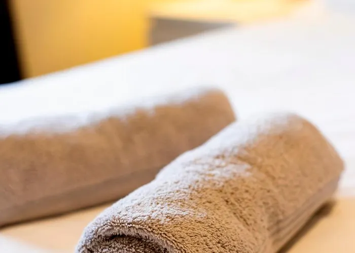 The Picasso - Trendy 2 Bd Ap- 4 - Super Fast Wifi *