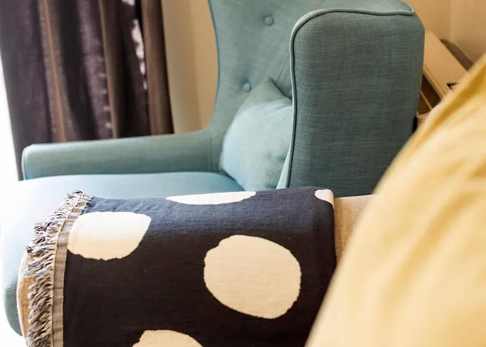 The Picasso - Trendy 2 Bd Ap- 4 - Super Fast Wifi *