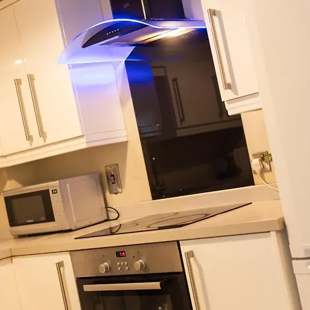 The Picasso - Trendy 2 Bd Ap- 4 - Super Fast Wifi Lägenhet *