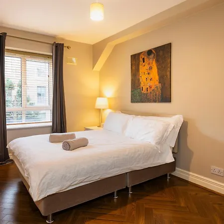 The Picasso - Trendy 2 Bd Ap- 4 - Super Fast Wifi Appartement *
