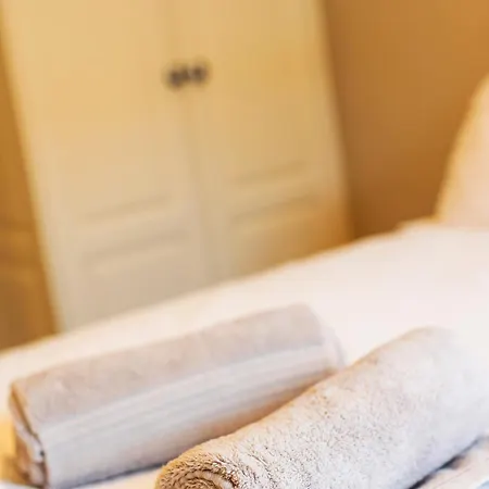 The Picasso - Trendy 2 Bd Ap- 4 - Super Fast Wifi